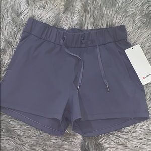 lululemon on the fly short 2.5